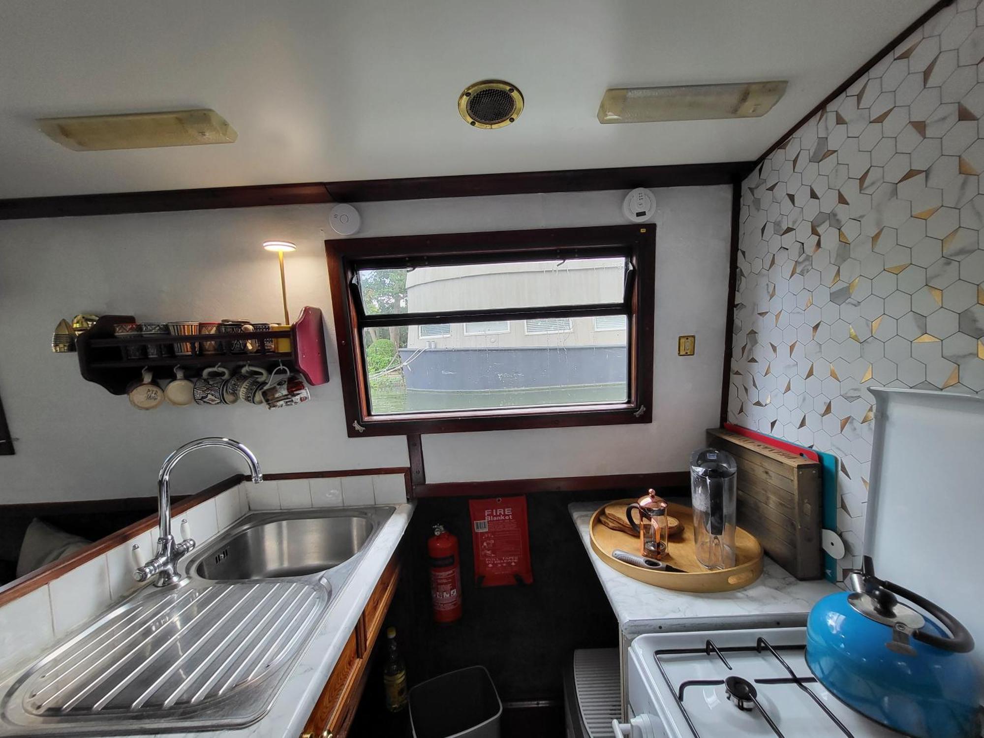 Comfy Canal Boat In Little Venice For Family & Friends Hotel London Bagian luar foto