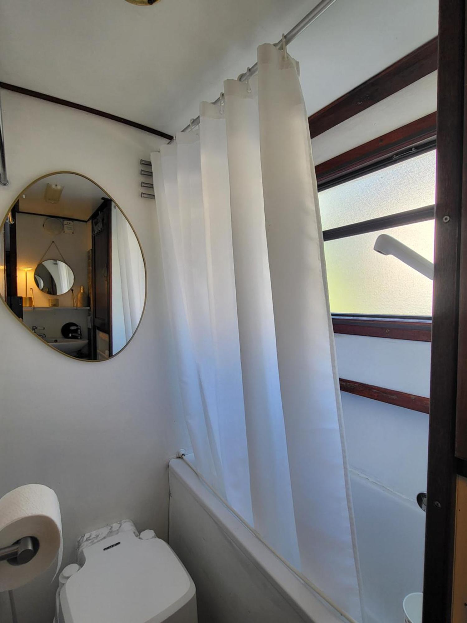 Comfy Canal Boat In Little Venice For Family & Friends Hotel London Bagian luar foto