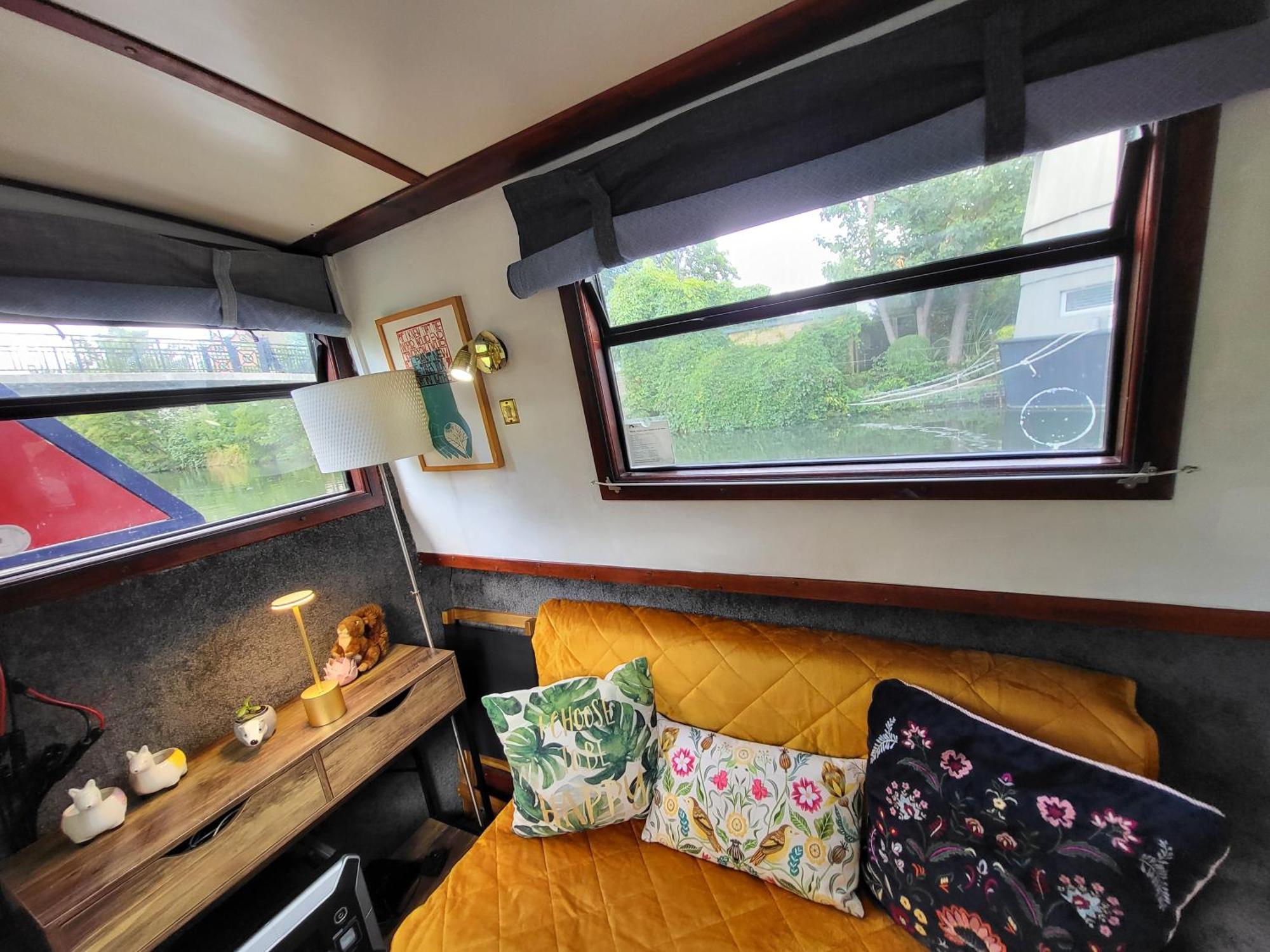 Comfy Canal Boat In Little Venice For Family & Friends Hotel London Bagian luar foto