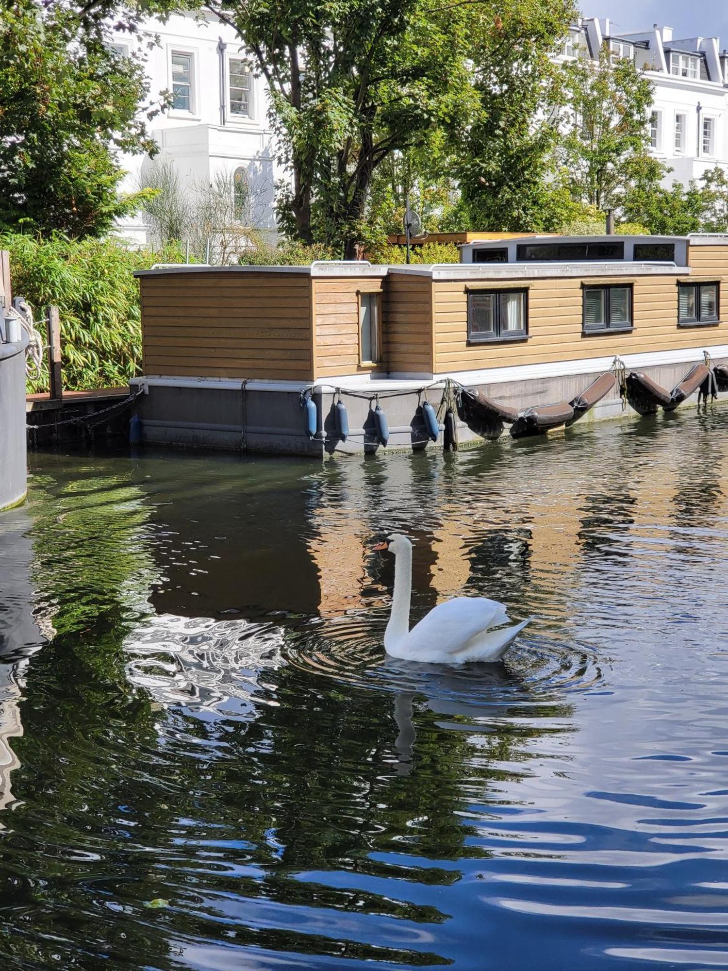 Comfy Canal Boat In Little Venice For Family & Friends Hotel London Bagian luar foto